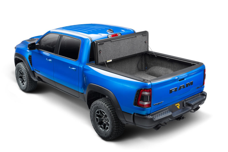 UnderCover 09-18 Ram 1500 (sans Rambox) (19+ Classic) Housse de caisse Ultra Flex de 5,7 pieds - Finition noir mat