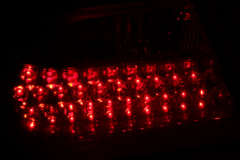 Feux arrière à LED ANZO 1996-2002 Mercedes Benz Classe E W210 Rouge/Clair