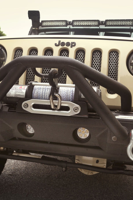 Supports de montage d'éclairage à DEL ronds de 3,5 pouces / cubes de 3 pouces pour Jeep Wrangler JK 07-18 Rugged Ridge