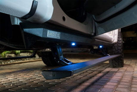 AMP Research 20-23 Chevy Silverado 1500 Crew Cab PowerStep XL - Noir (avec éclairage de style OEM)