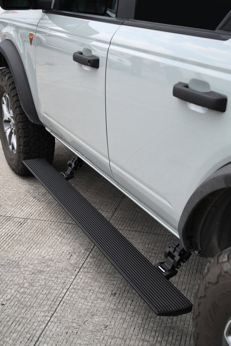 Kit de marchepieds électriques Go Rhino 21-23 Ford Bronco 4 portes E-BOARD E1 (sans perçage) - Tex. Blk