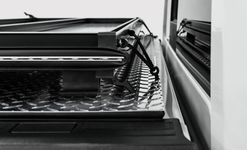 Accès LOMAX Black Diamond Plate 2019+ Ram 1500 5 pi 7 po (sauf hayon multifonction)