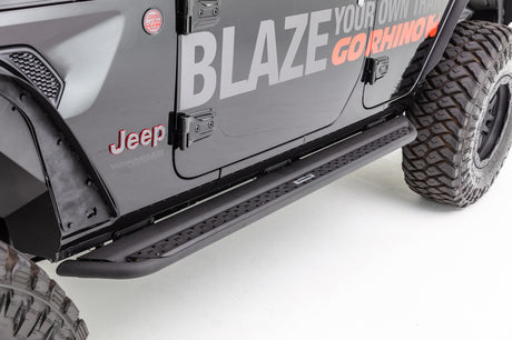 Kit complet de marchepieds latéraux Go Rhino 15-20 Ford F-150 Dominator Extreme DSS avec marchepieds latéraux et supports