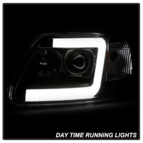 Phares de projecteur à barre lumineuse Spyder 97-03 Ford F-150 (après 6/1997) - Noir (PRO-YD-FF15097V2-LB-BK)