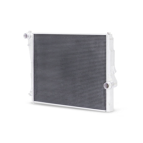 Radiateur en aluminium hautes performances Mishimoto 99-06 pour BMW 323i/323i/328i/330i