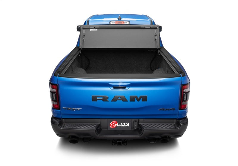 Dodge Ram 1500 BAK 19-20 (nouveau style de carrosserie sans caisse Ram) 6 pieds 4 pouces BAKFlip MX4 finition mate