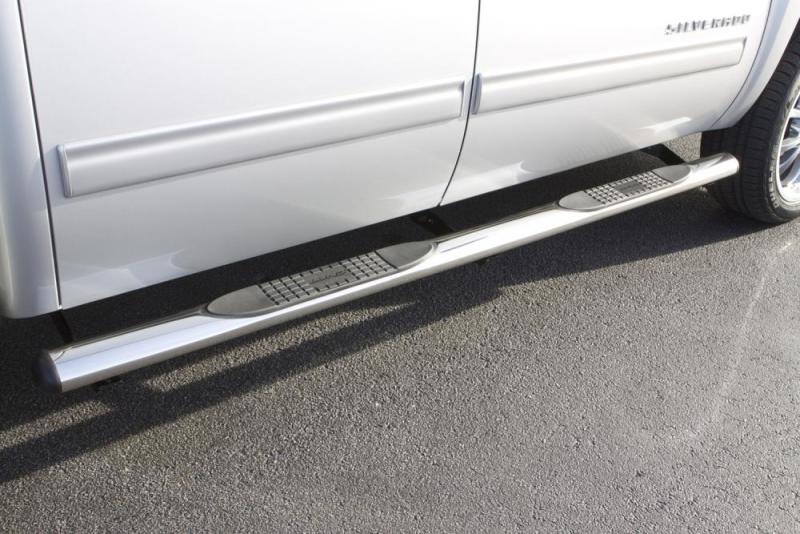 Barres de protection ovales droites SS de 4 po pour Dodge Ram 1500 Quad Cab 09-17 de Lund - Polies