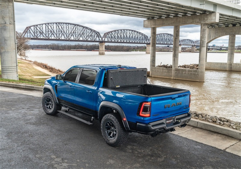 UnderCover 19-23 Ram 1500 (ne convient pas au Rambox) Lit de 5,7 pieds avec housse de lit MFTG Ultra Flex