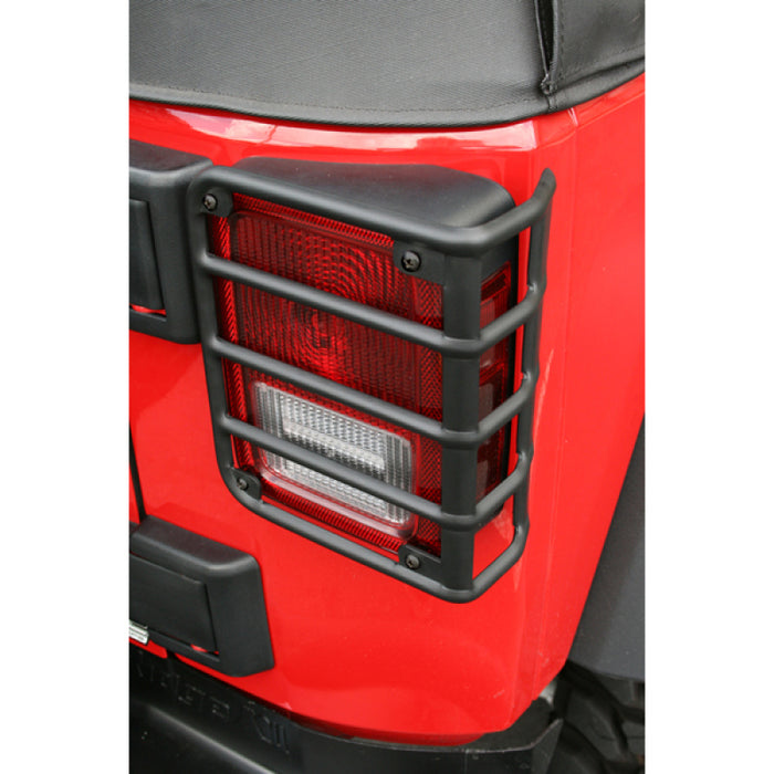 Protections européennes noires pour feux arrière Jeep Wrangler 07-18 Rugged Ridge