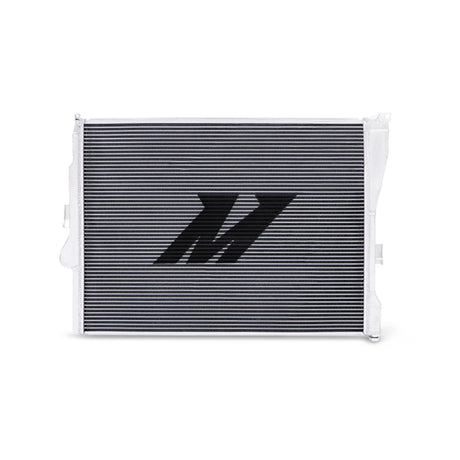 Radiateur en aluminium hautes performances Mishimoto 99-06 pour BMW 323i/323i/328i/330i