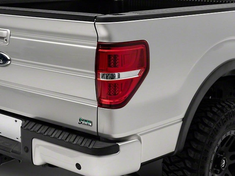 Feux arrière à LED Raxiom 09-14 F-150 Styleside G2 - Boîtier chromé, lentille rouge/transparente