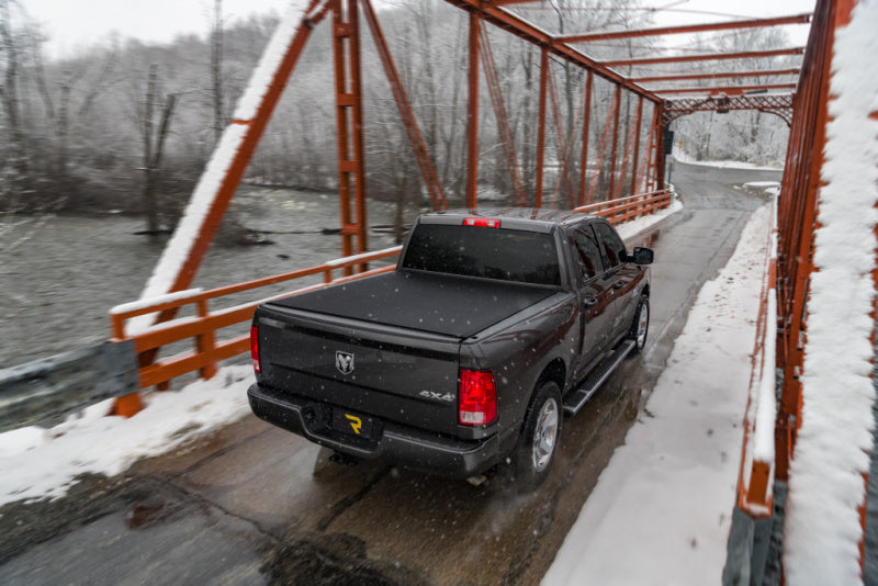 Truxedo 19-21 RAM 1500 (nouvelle carrosserie) avec hayon multifonction 5 pieds 7 pouces Sentry CT couvre-caisse