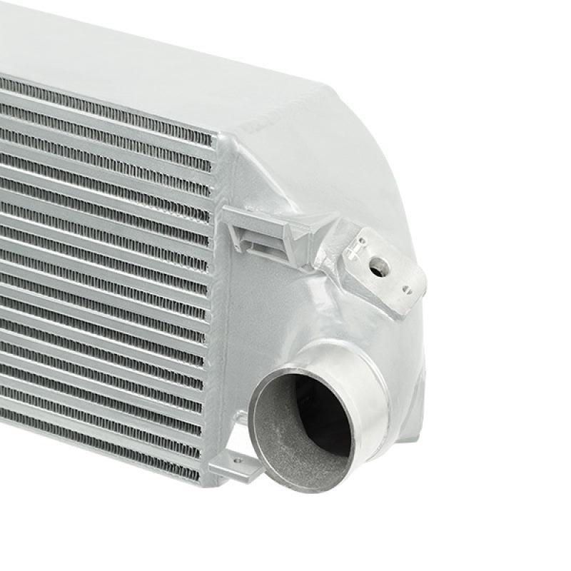 Intercooler argenté Mishimoto 2013+ Ford Focus ST avec tuyaux noirs