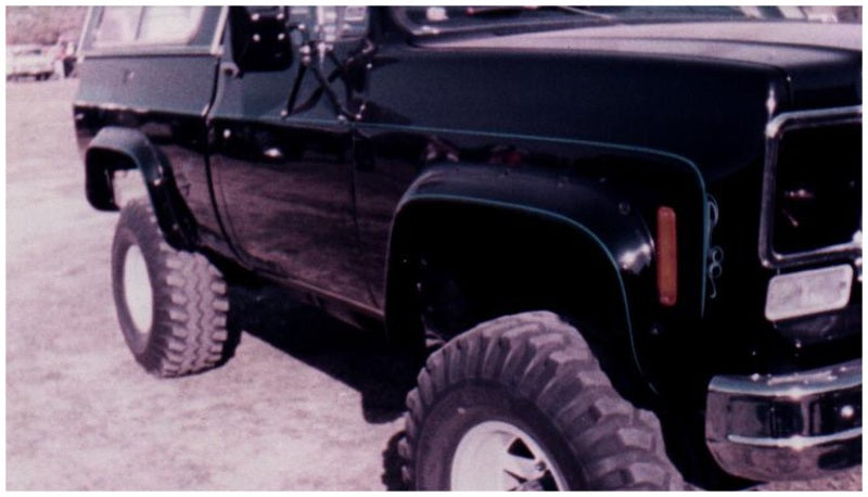 Élargisseurs de style découpé Bushwacker 75-80 Chevy K10 Suburban 2 pièces - Noir