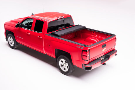 BAK 2014 Chevy Silverado 1500 / 15-20 Chevy Silverado 2500/3500 8 pieds de caisse BAKFlip MX4 finition mate