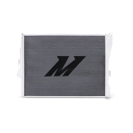 Radiateur en aluminium hautes performances Mishimoto 99-06 pour BMW 323i/323i/328i/330i