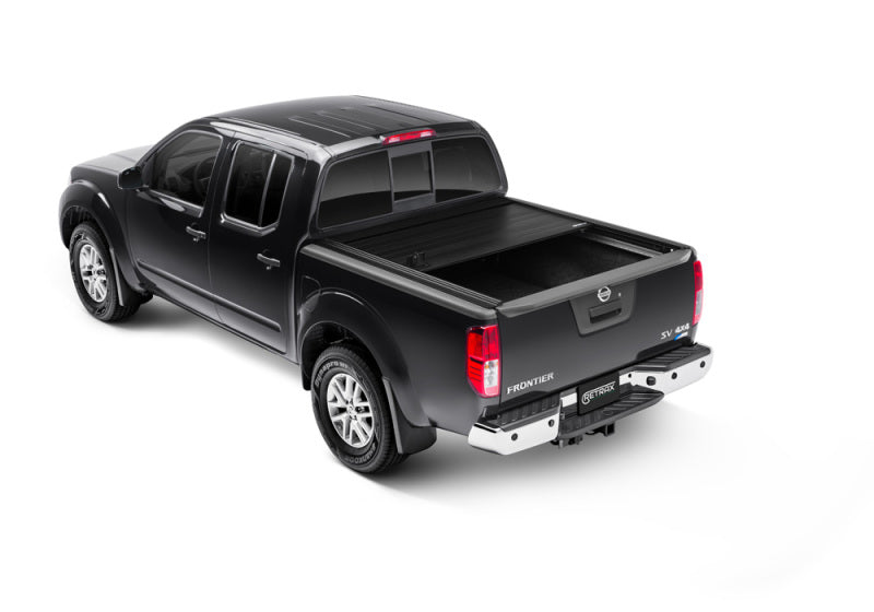 Nissan Frontier Crew Cab 2022 avec caisse de 5 pieds RetraxPRO MX