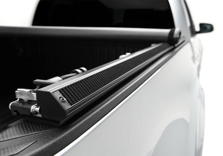 Housse de caisse TruXport de 6 pi 6 po pour Toyota Tundra 2022+ sans système de rails de pont
