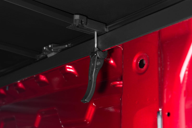 Tonno Pro 14-21 Toyota Tundra (sans système de chenilles utilitaires - PAS d'édition Trail) 6 pi 7 po. Lit pliable Tonno