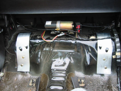 Renfort de bras de suspension supérieur UMI Performance 79-04 Ford Mustang