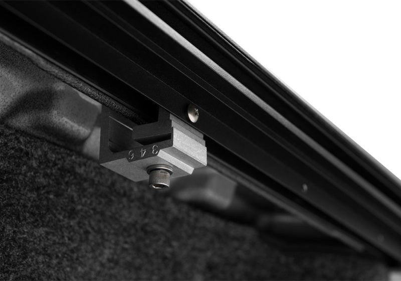 Roll-N-Lock 15-19 Chevrolet Colorado/GMC Canyon 59-1/8in A-Series Retractable Tonneau Cover