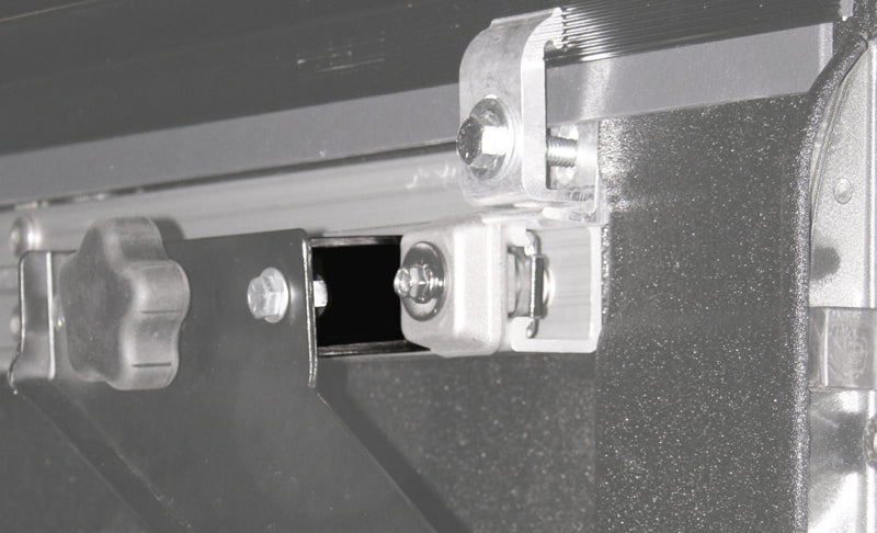 Kit d'adaptateur d'extension de boîte Nissan Titan Access (adapte l'extension de boîte télescopique OEM pour fonctionner avec le couvercle)