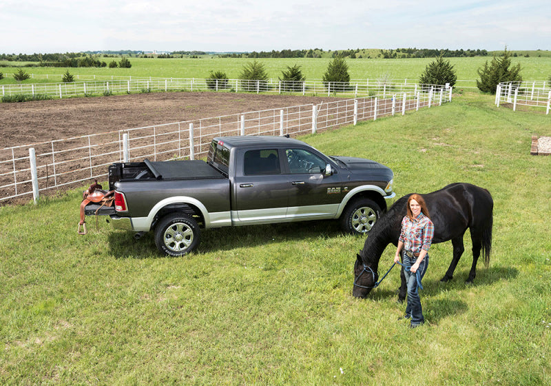 Housse de caisse TruXport 6 pieds 6 pouces pour Nissan Titan 04-15 avec système de chenilles