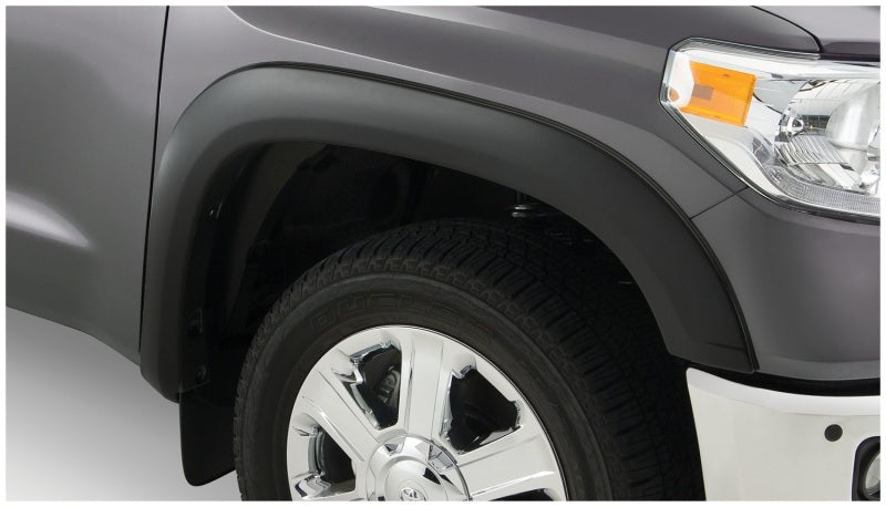 Bushwacker 14-18 Toyota Tundra OE Style Flares 2 pièces avec bavette d'usine - Noir
