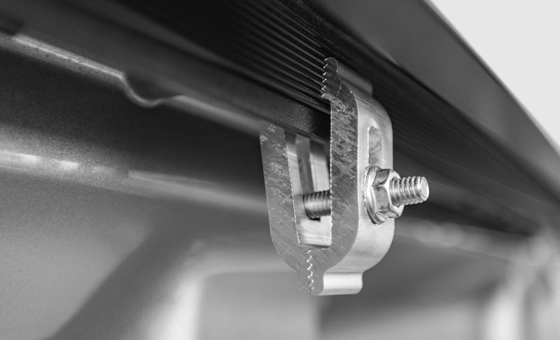 Accès LOMAX Stance Hard Cover 2022+ Toyota Tundra - Boîte de 5 pi 6 po avec rail de pont (uréthane)