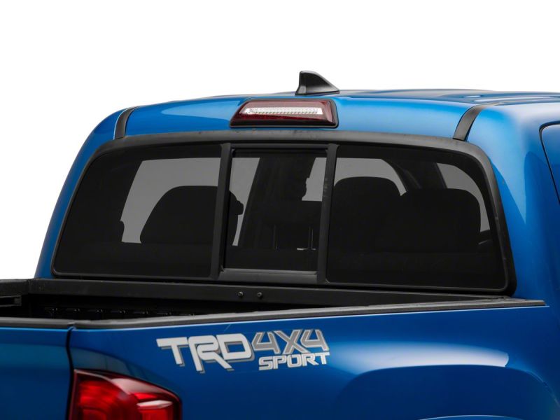 Troisième feu stop à LED Raxiom 16-23 Toyota Tacoma Axial Series - Transparent avec lentille fumée