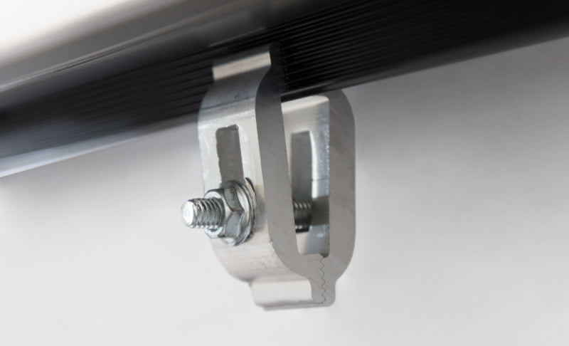 Housse de protection à trois volets LOMAX Access pour Dodge Ram 1500 2019, boîte de 5 pi 7 po (sauf modèle Classic 2019)