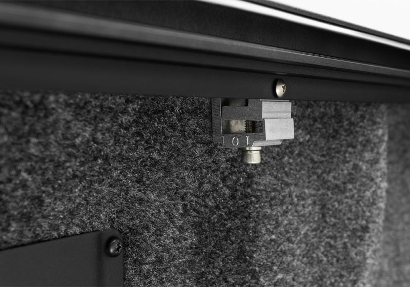 Couvre-caisse rétractable Roll-N-Lock 2021 Ford F-150 67,1 po Série E