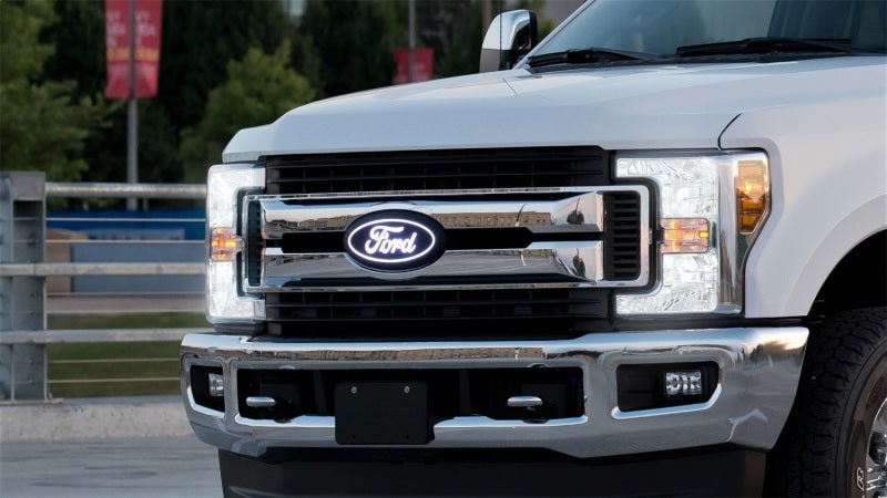 Emblème LED avant Luminix Ford SuperDuty 17-20 de Putco - sans découpe pour caméra