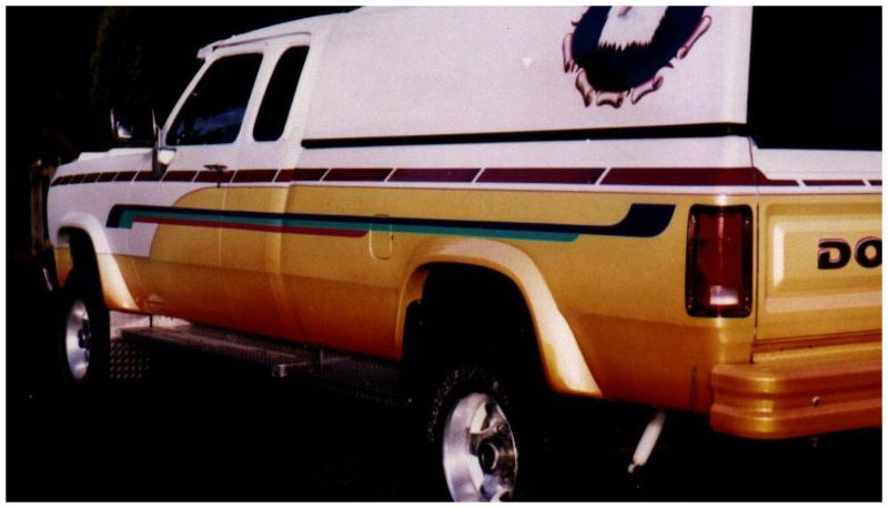 Bushwacker 81-93 Dodge Ramcharger Extend-A-Fender Style Flares 4 pièces, excluant Dually - Noir