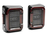 Feux arrière à LED Raxiom 07-18 Jeep Wrangler JK Axial Series - Boîtier noir (lentille fumée foncée)