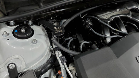 Séparateur d'huile J&amp;L 18-24 Toyota Camry 3.5L V6 3.0 côté passager - Anodisé noir
