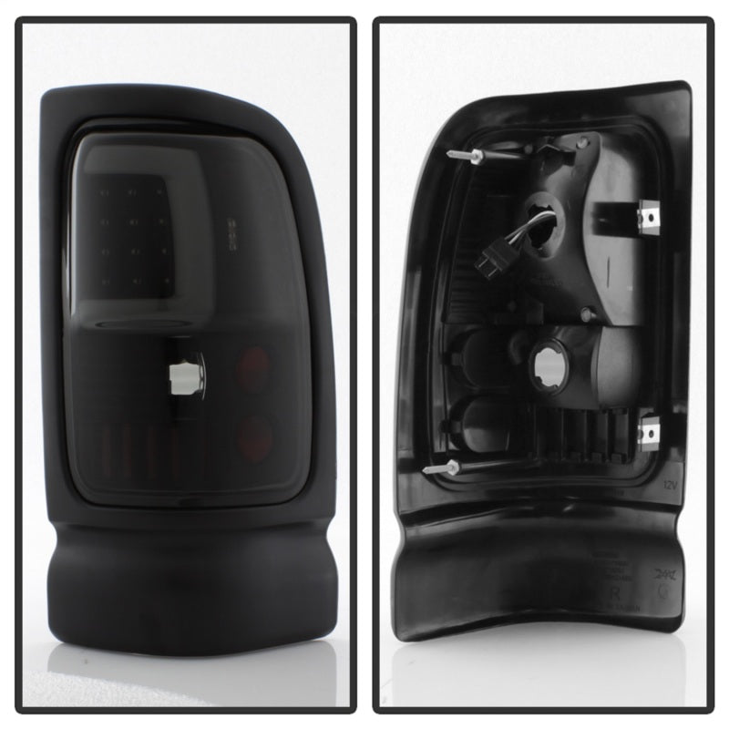 xTune Dodge Ram 1500 94-01 Feux arrière - Barre lumineuse LED - Noir ALT-ON-DRAM94V3-LBLED-BSM