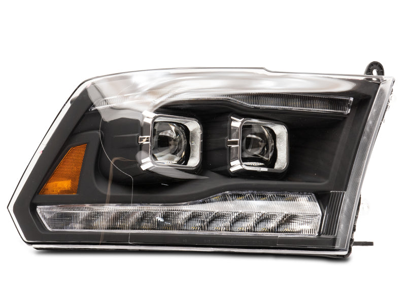 Phares de projecteur à LED Raxiom 09-18 RAM 1500 avec clignotants Switchback - Boîtier noir (lentille transparente)