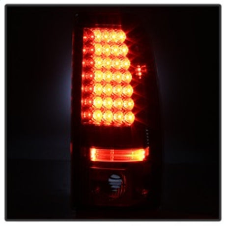Spyder Chevy Silverado 1500/2500 03-06 (ne convient pas aux marchepieds) Feux arrière à LED chromés ALT-YD-CS03-LED-C