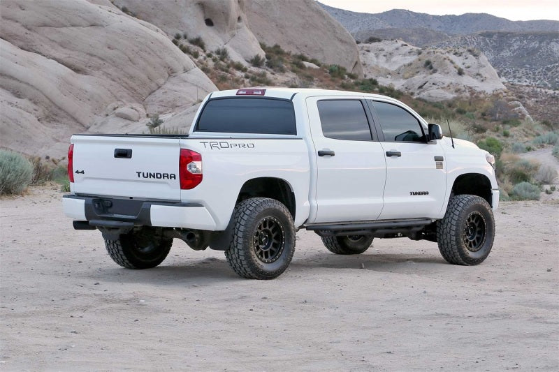 Fabtech 16-19 Toyota Tundra 4WD Trd Pro 4 pouces Perf Sys avec Dlss 2.5 C/O Resi &amp; Rr Dlss