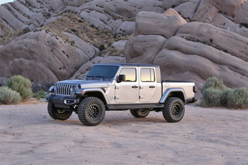 Système sport Fabtech 20-21 Jeep JT 4WD Gas 3 pouces avec extension de garde-boue