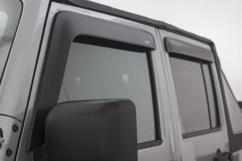 Déflecteurs de fenêtre à profil bas AVS 07-18 Jeep Wrangler Unlimited Ventvisor 4 pièces - Noir mat
