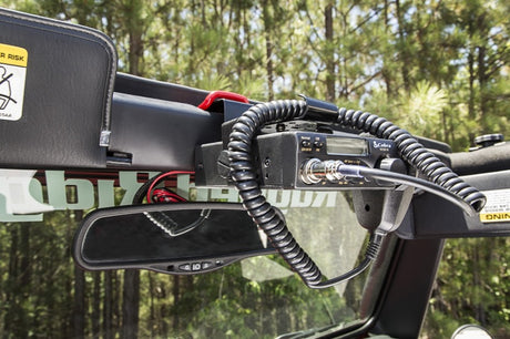 Support de radio CB Rugged Ridge pour pare-brise 03-06 Jeep Wrangler TJ/LJ