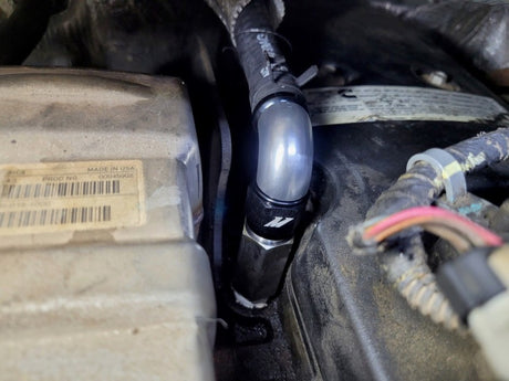 Mise à niveau du tuyau de chauffage supérieur Mishimoto 2007.5+ Ram 6.7L Cummins