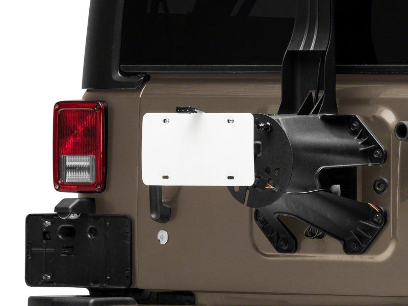 Support de plaque d'immatriculation Raxiom 07-18 Jeep Wrangler JK Axial Series avec feu stop à LED