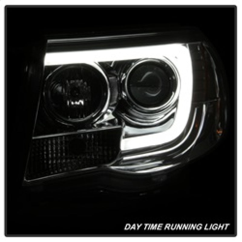 Phares de projecteur Spyder Toyota Tacoma 05-11 - Barre lumineuse DRL - Chrome PRO-YD-TT05V2-LB-C