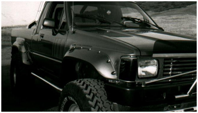 Élargisseurs de style découpé Bushwacker 84-88 Toyota 2 pièces - Noir