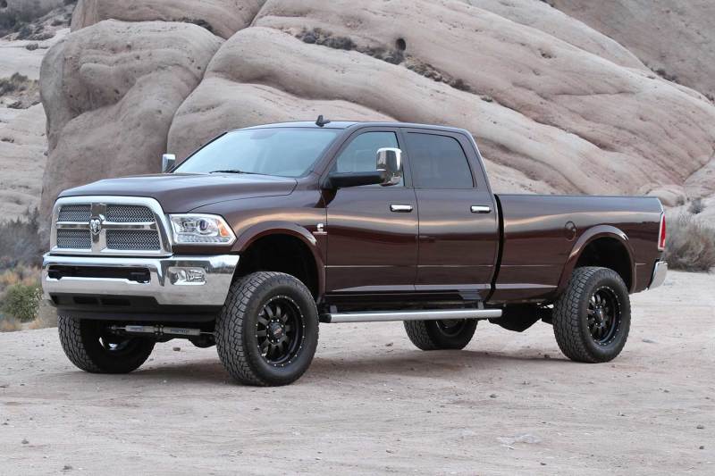 Kit de base Fabtech 13-18 Ram 3500 4WD 5 pouces avec 2,25 Dlss