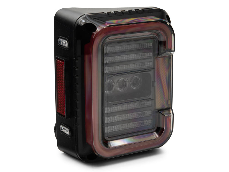 Feux arrière à LED Raxiom 07-18 Jeep Wrangler JK Axial Series - Boîtier noir (lentille fumée foncée)