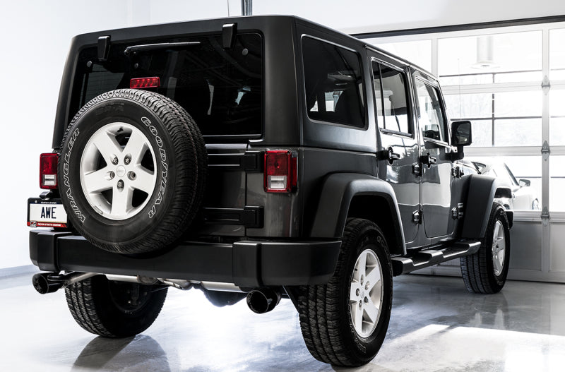 AWE Tuning 07-18 Jeep Wrangler JK/JKU 3.6L Tread Edition Double échappement arrière - Embouts noirs diamantés